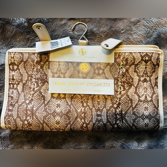 Adrienne Vittadini Cream and Brown Snake Print Travel Organizer - Picture 1 of 7